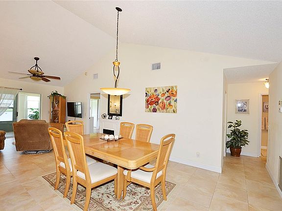 4th image of 374 Grove Isle Cir Unit 374