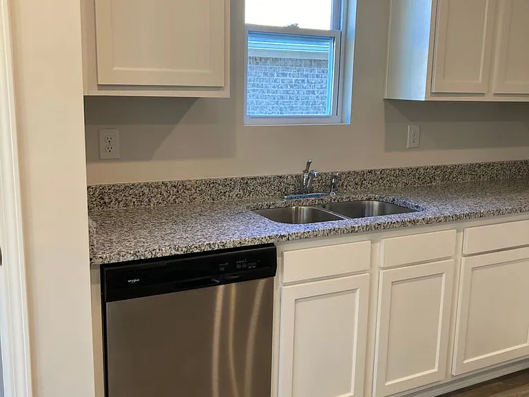 407 Kensington Ln — Photo 15