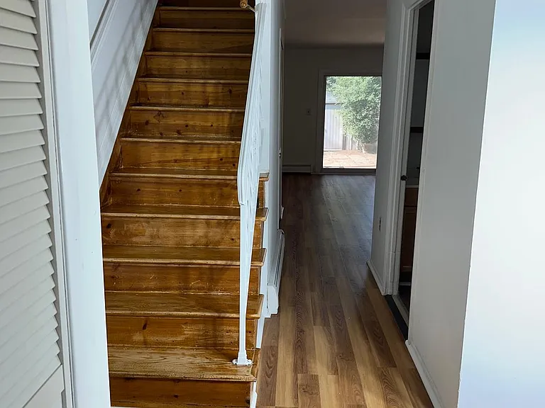 34 Hampton Ct — Photo 7