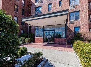 1 Remsen Cir, Yonkers, NY 10710