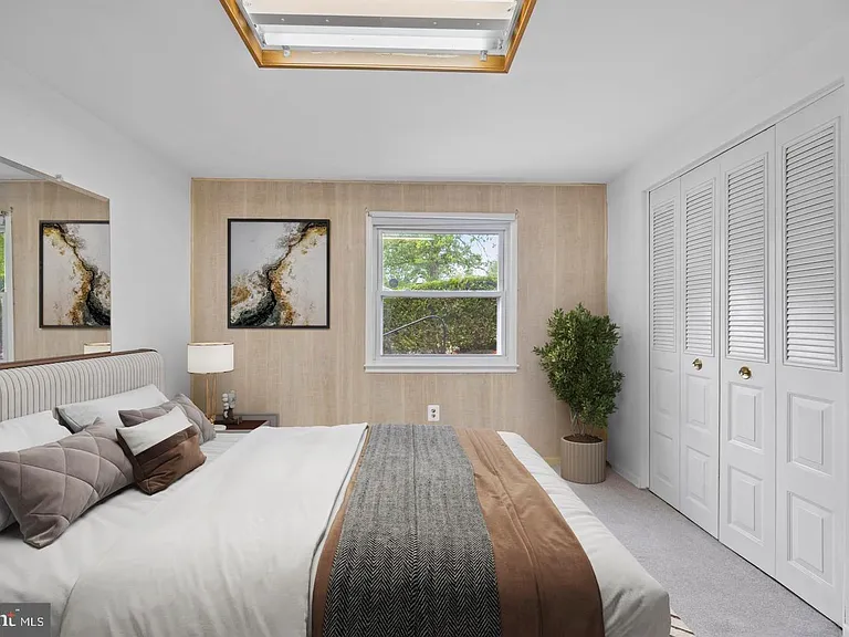 13501 Kelmont Ct — Photo 23