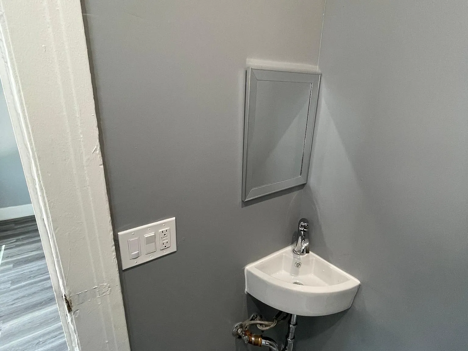 Studio, 5000 sqft, $1,600 — Photo 3