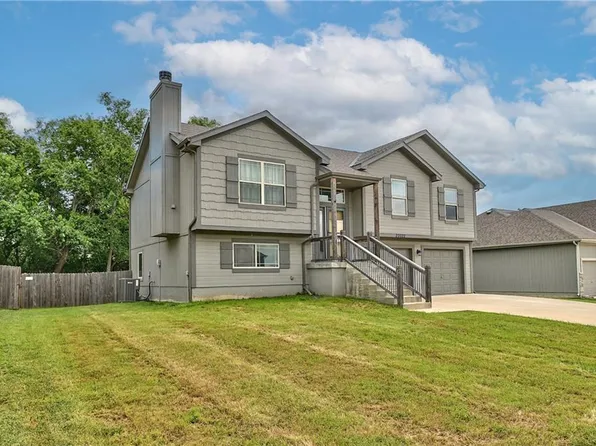 20022 W 220th Ter, Spring Hill, KS 66083