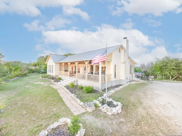 3755 County Road 241, Hondo, TX 78861