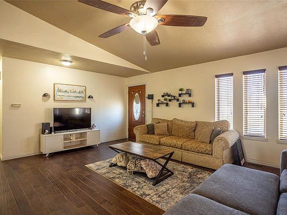 3rd image of 2625 Lanier Dr