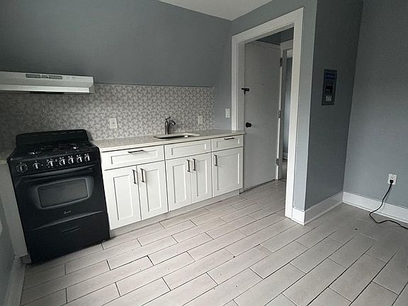 5th image of 206 Amherst St #3
