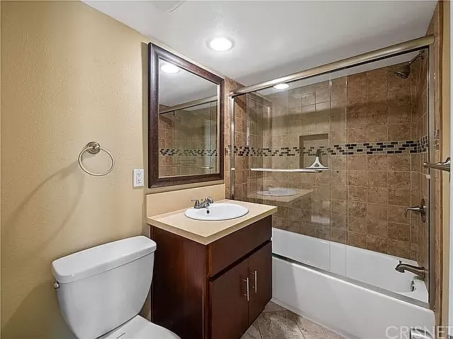 2054 Los Feliz Dr — Photo 8