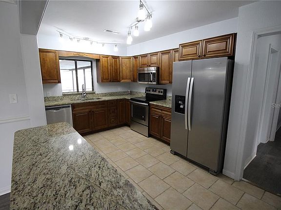 5th image of 513 Palencia Pl