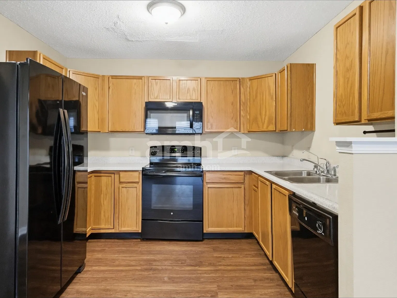 3 bed, 2.5 bath, 2248 sqft, $1,925 — Photo 3