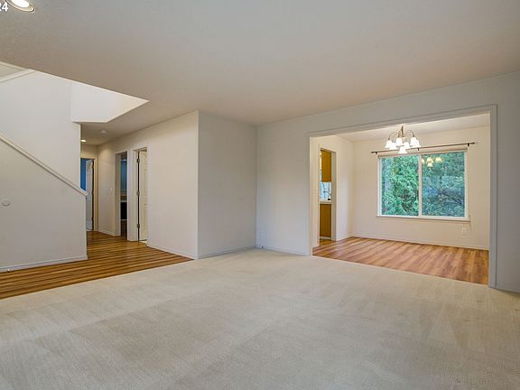 4th image of 1269 NE Parkside Dr