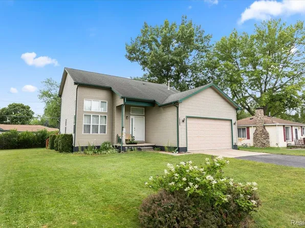 3070 10th St, Monroe, MI 48162