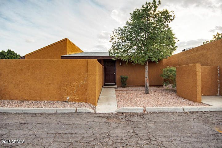 1st image of 903 S Hacienda Dr