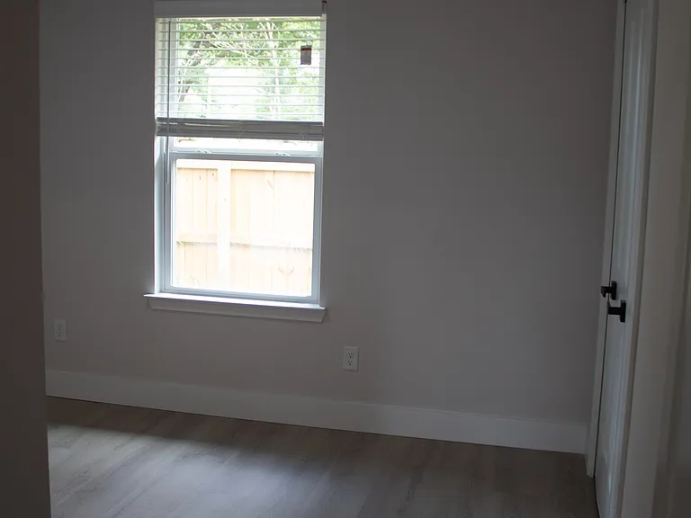 Peacock Crossing Apartments / Townhomes — Photo 16