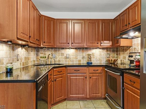3rd image of 234 Claremont Ave APT 5
