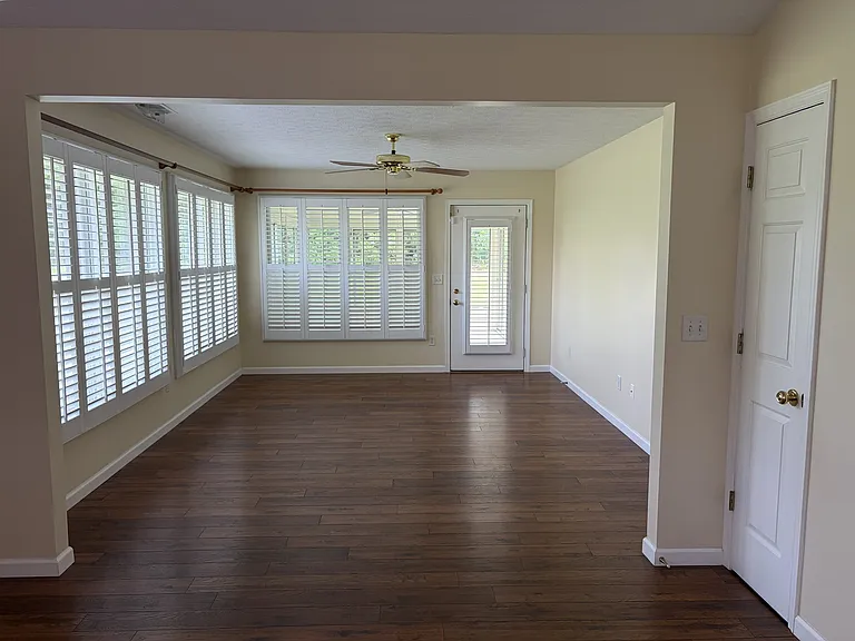 1324 Rosalind Dr — Photo 13