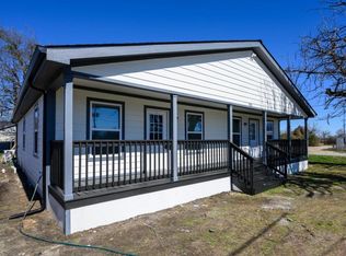 903 Poplar St, Honey Grove, TX 75446
