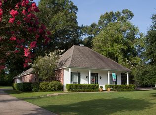 8880 Myrtle Hill Dr, Saint Francisville, LA 70775
