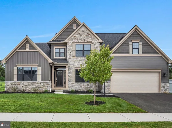 131 Alexandria Dr, Annville, PA 17003