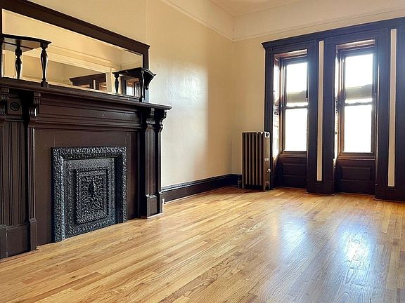 4th image of 1229 Dean St APT 4