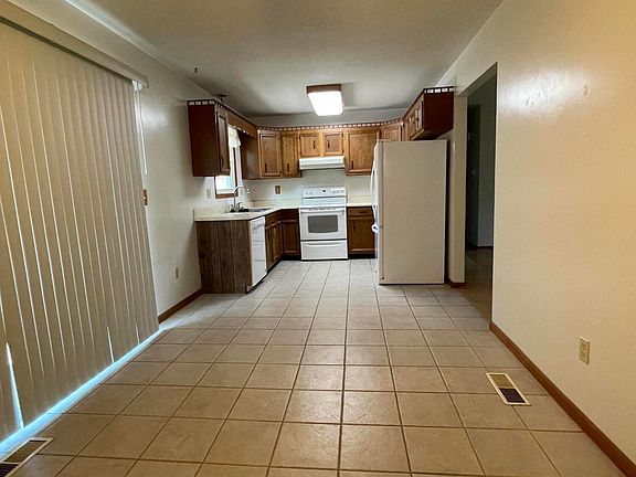 3rd image of 419 Lawndale Dr