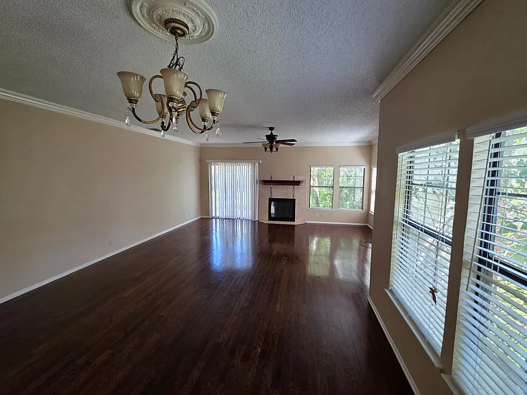 6919 Sunshine Tree Dr #1 — Photo 2