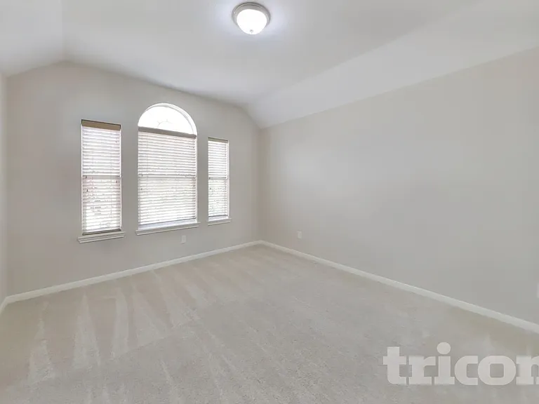 8523 W Highlands Xing — Photo 13
