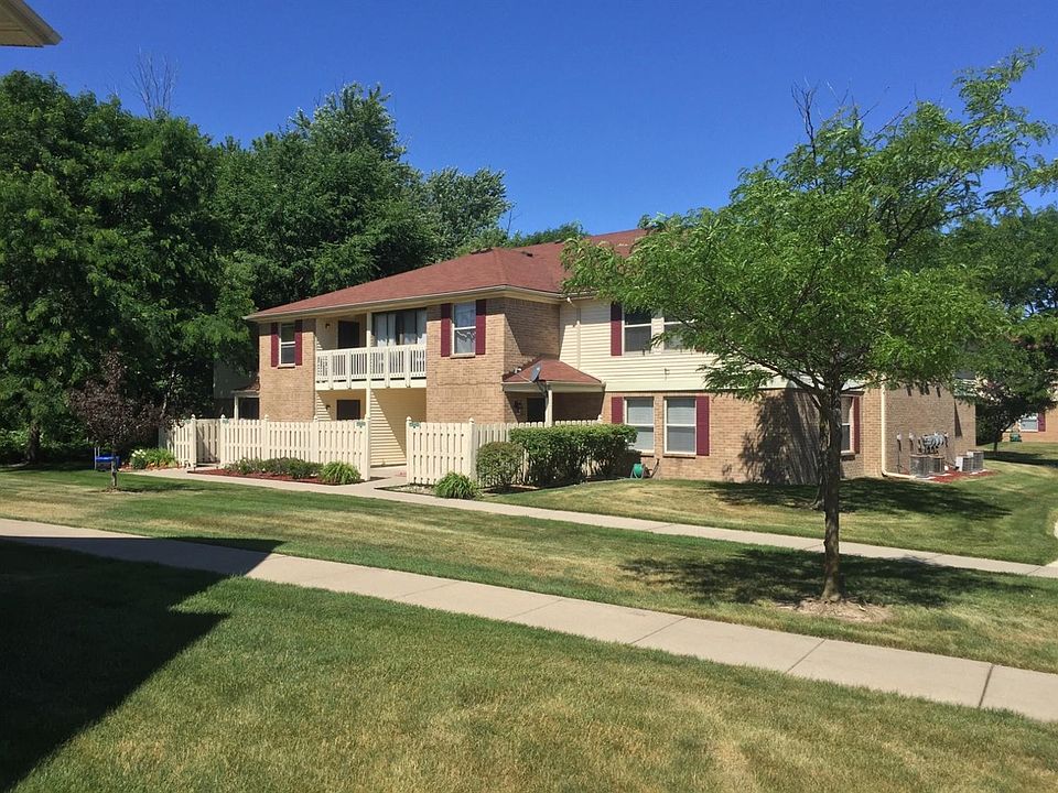 1st image of 61123 Greenwood Dr #127