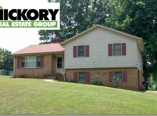 1653 Magnum Rd, Hickory, NC 28602