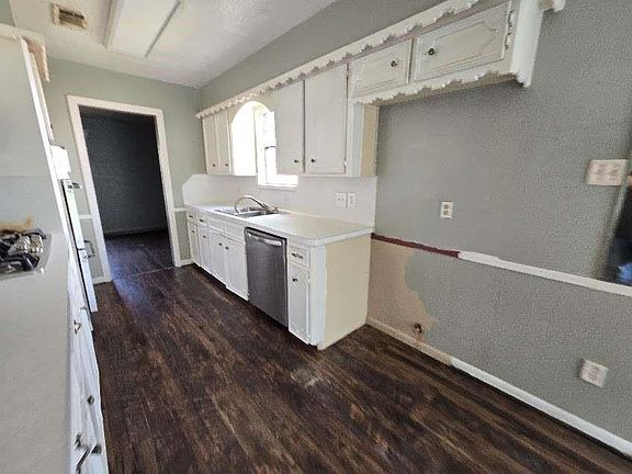 4th image of 1307 Cactus St