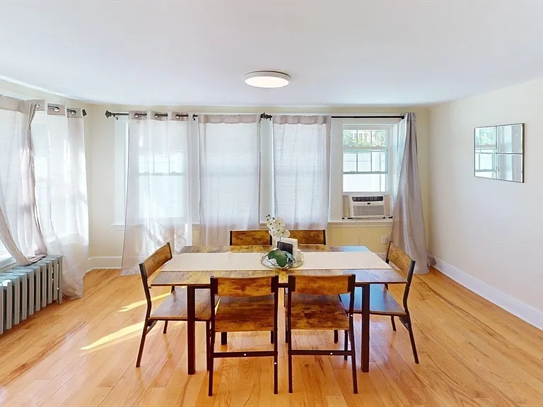 266 Webster St — Photo 4