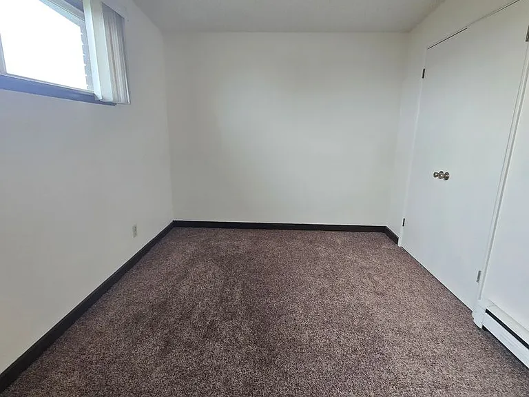 1619 W Pheasant St — Photo 24