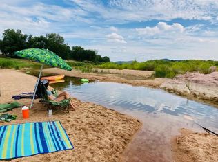 6452 River Oaks Dr, Kingsland, TX 78639