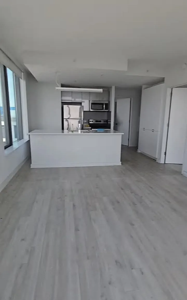 2 bed, 1000 sqft, $4,667 — Photo 2