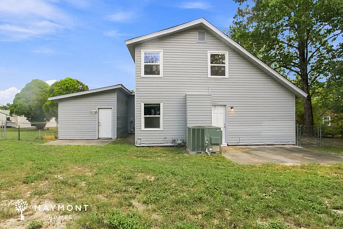 3 bed, 2.0 bath, 1800 sqft, $1,645 — Photo 4