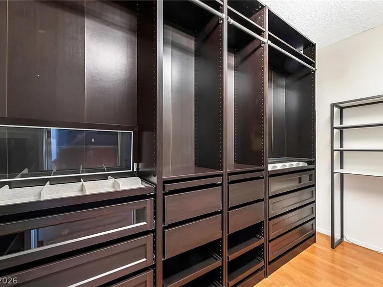 4565 Meridian Dr — Photo 10