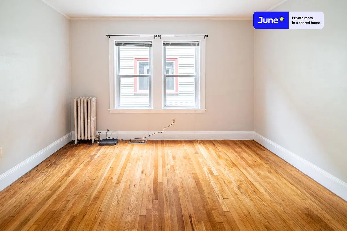 Full bedroom in 4 bed/1 bath home in Mission Hill #1227 D — Photo 3