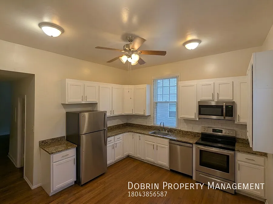 Huge 2 Bed - High Ceilings & Natural Light — Photo 4