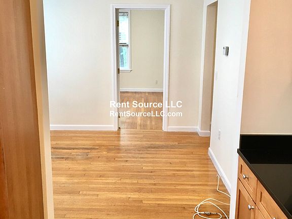 4th image of 22 Dartmouth St #1R