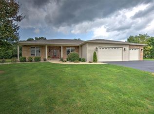 6258 E Thumper Dr, Oakley, IL 62501