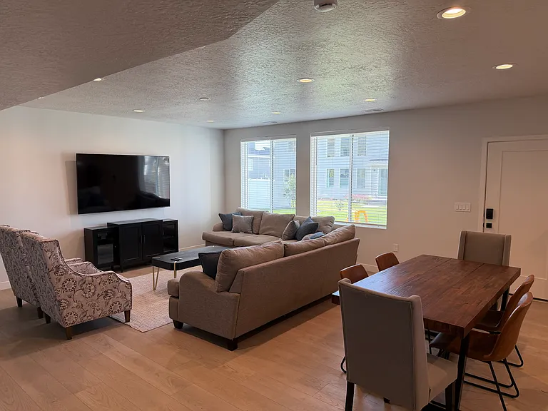 1014 W Netleaf St #B — Photo 12