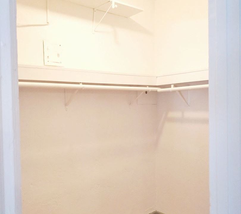 1st image of 647 Maltman Ave APT 4