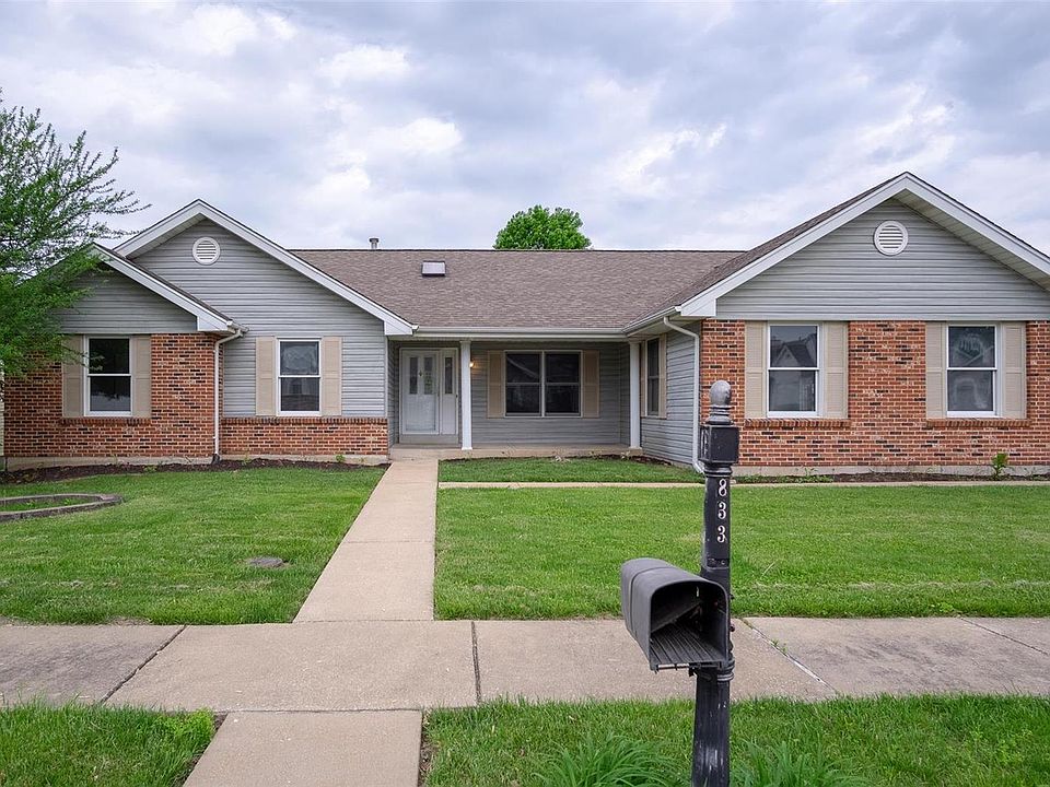 1st image of 833 Vista Pointe Dr