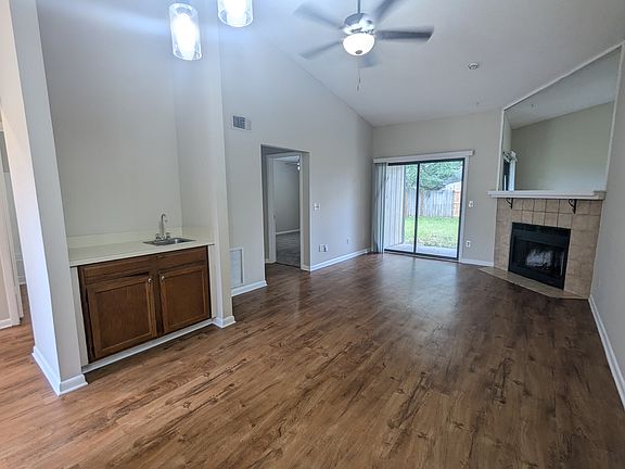 5th image of 1333 Jefferson Ave APT B