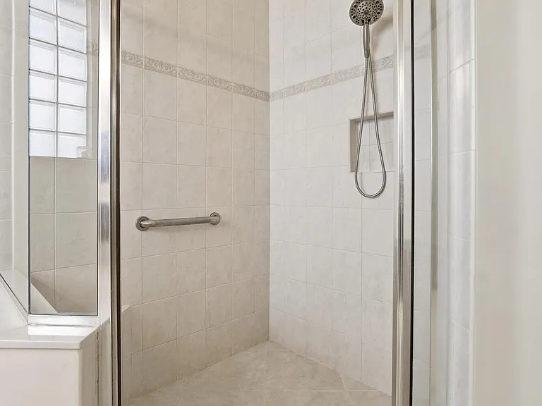 195 Sedona Way — Photo 34