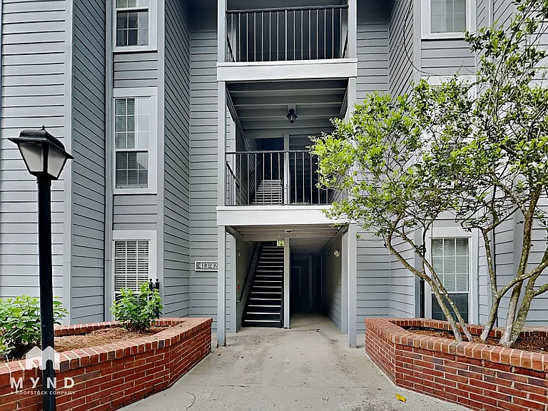 417 Granville Ct — Photo 1