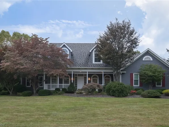 6537 Harbor Dr NW, Canton, OH 44718