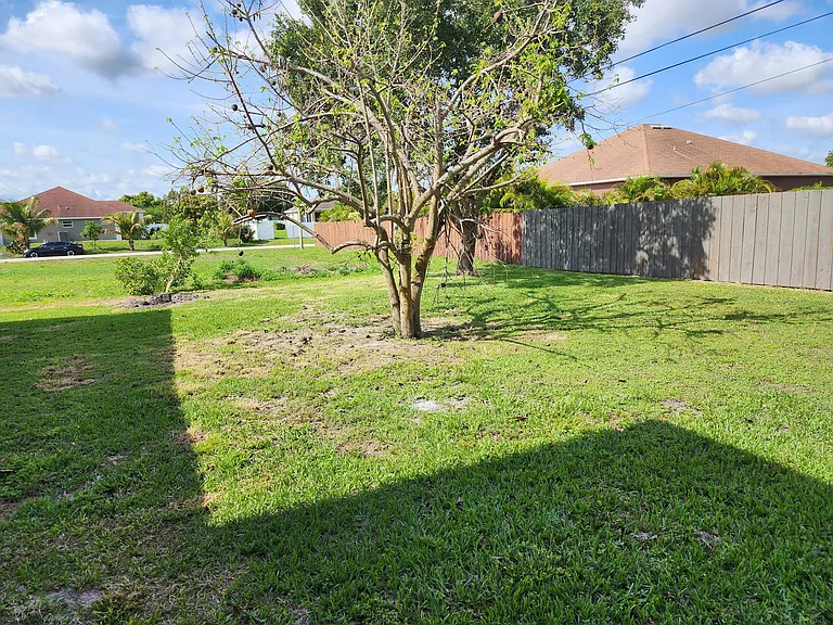 4374 SW Savona Blvd — Photo 22
