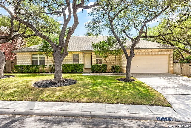 4 bed, 2.0 bath, 2770 sqft, $2,600 — Photo 2