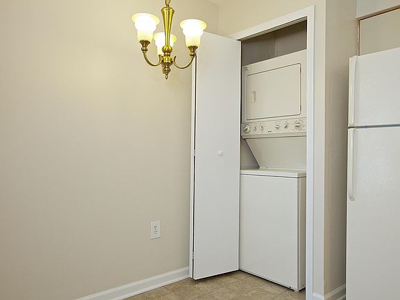 5th image of 8641 Beekman Pl Suite 41B