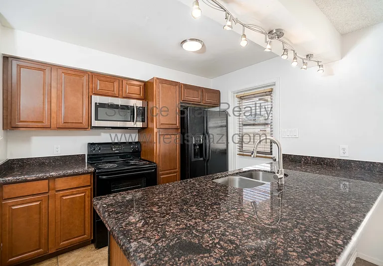 1705 N Camellia St — Photo 15
